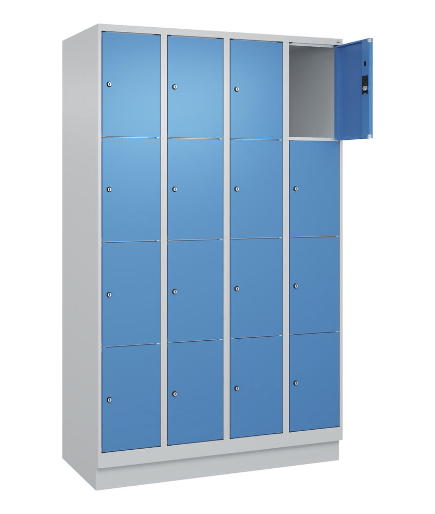 Schließfachschrank CLASSIC PLUS, mit Sockel | Lichtblau RAL 5012 | mit Sockel | Lichtgrau RAL 7035 | 300 | 4 | 16