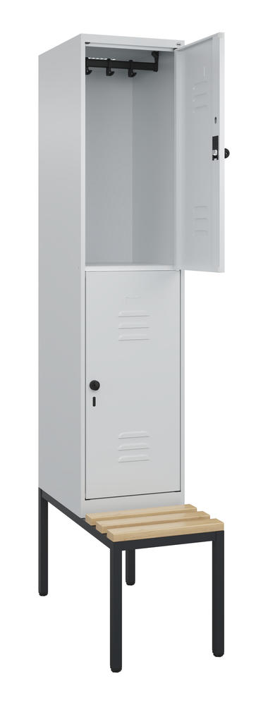 Doppelstöckiger Spind CLASSIC PLUS, mit Sitzbank | Lichtgrau RAL 7035 | mit untergebauter Sitzbank, Holzleisten | Lichtgrau RAL 7035 | 400 | 1