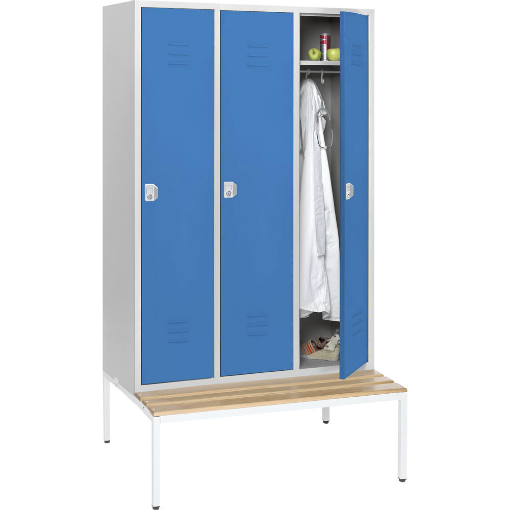 Garderoben-Stahlspind SYSTEM SP2 mit Sitzbank | Himmelblau RAL 5015 | mit untergebauter Sitzbank, Holzleisten | 400 | Zylinderschloss