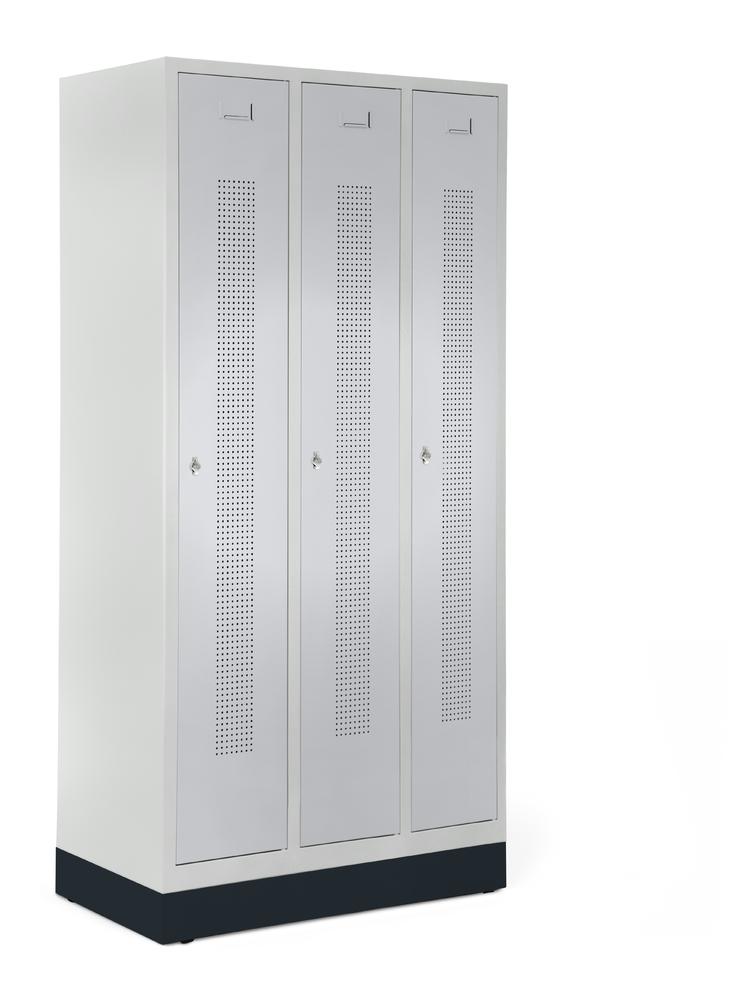 Garderobenspinde SYSTEM SP1 mit Sockel | Alusilber RAL 9006 | mit Sockel | 300 | Zylinderschloss