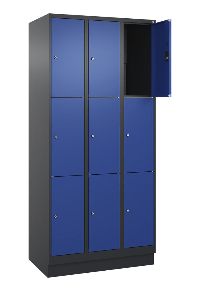 Schließfachschrank CLASSIC PLUS, mit Sockel | Enzianblau RAL 5010 | mit Sockel | Schwarzgrau RAL 7021 | 300 | 3 | 9
