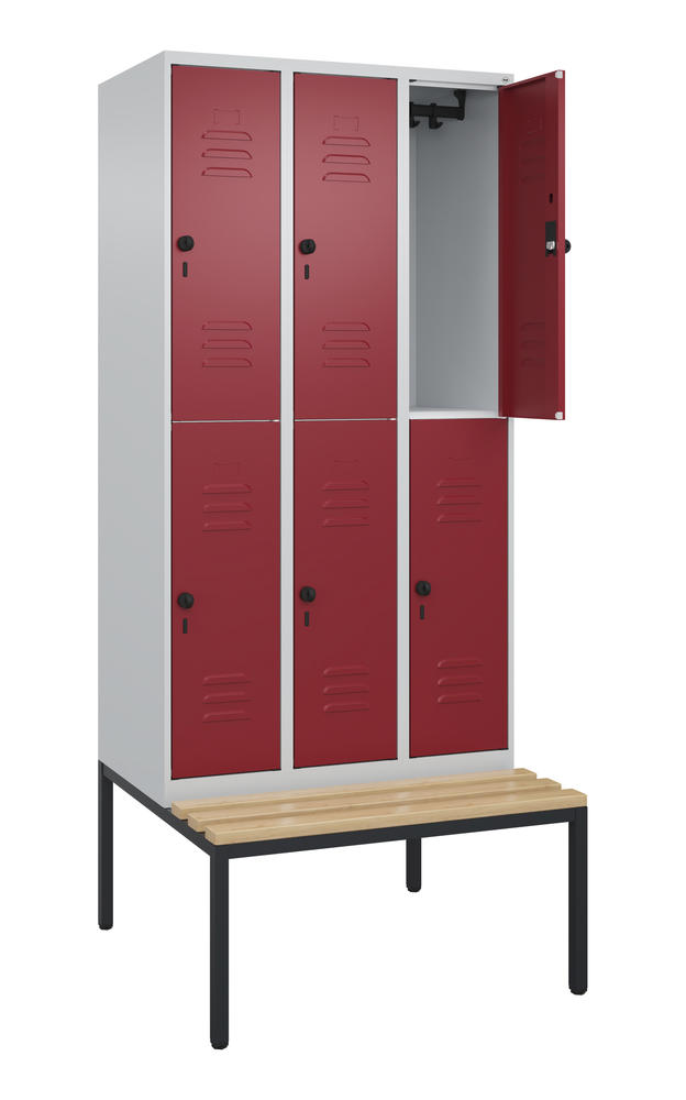 Doppelstöckiger Spind CLASSIC PLUS, mit Sitzbank | Rubinrot RAL 3003 | mit untergebauter Sitzbank, Holzleisten | Lichtgrau RAL 7035 | 300 | 3