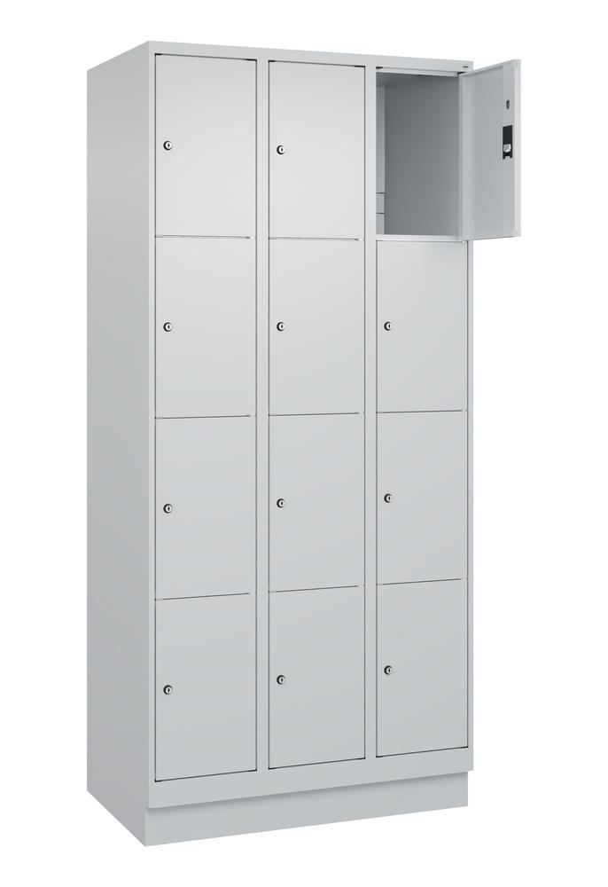 Schließfachschrank CLASSIC PLUS, mit Sockel | Lichtgrau RAL 7035 | mit Sockel | Lichtgrau RAL 7035 | 300 | 3 | 12