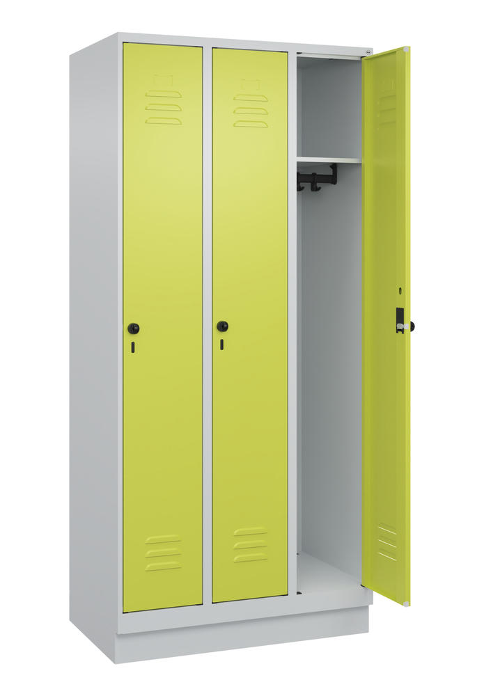 Garderoben-Stahlspind CLASSIC PLUS, mit Sockel | Clowngrün RAL 1108060 | mit Sockel | Lichtgrau RAL 7035 | 300 | 3