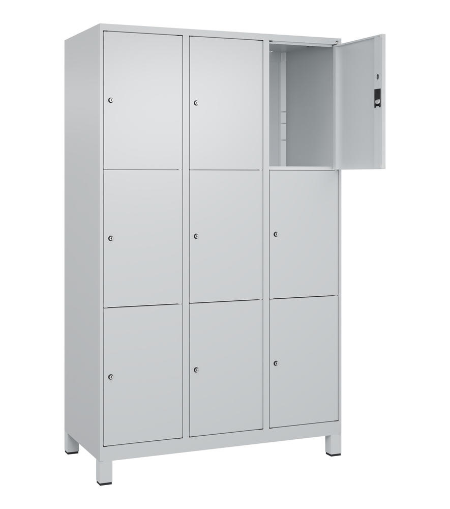 Schließfachschrank CLASSIC PLUS, mit Füßen | Lichtgrau RAL 7035 | mit Füßen | Lichtgrau RAL 7035 | 400 | 3 | 9