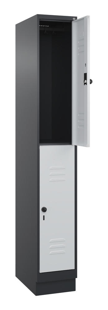 Doppelstöckiger Spind CLASSIC PLUS, mit Sockel | Lichtgrau RAL 7035 | mit Sockel | Schwarzgrau RAL 7021 | 300 | 1