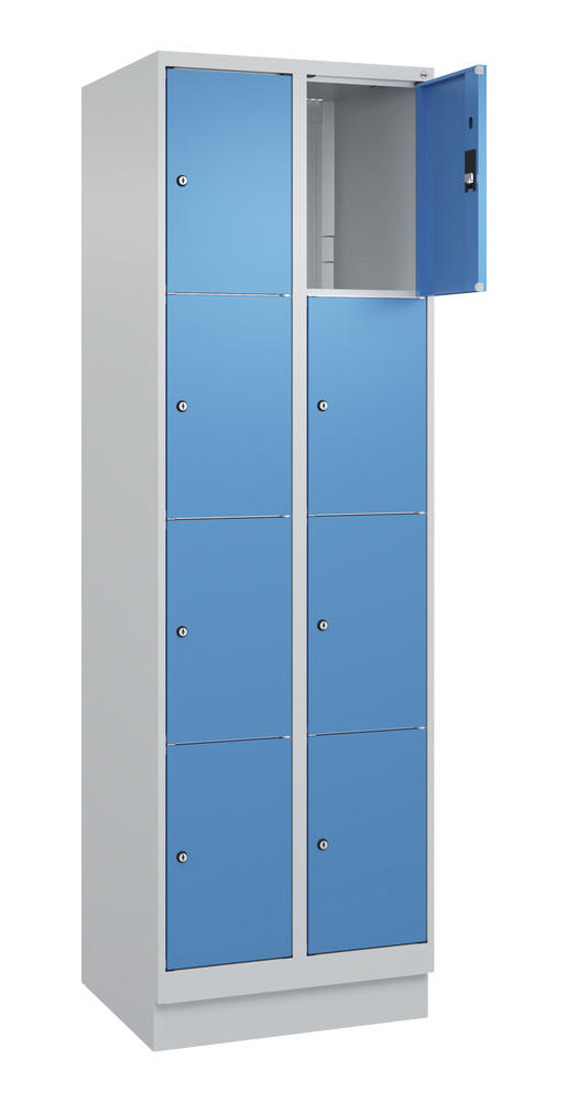 Schließfachschrank CLASSIC PLUS, mit Sockel | Lichtblau RAL 5012 | mit Sockel | Lichtgrau RAL 7035 | 300 | 2 | 8