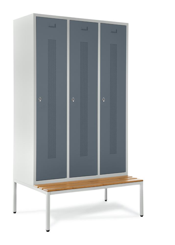 Garderobenspinde SYSTEM SP1 mit Sitzbank | Blaugrau RAL 7031 | mit untergebauter Sitzbank, Holzleisten | 400 | Drehriegelverschluss