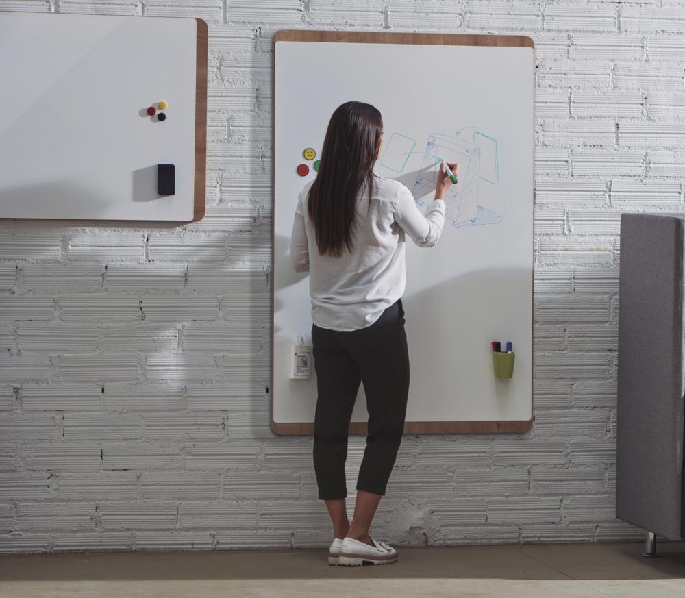 Whiteboard auf Holz