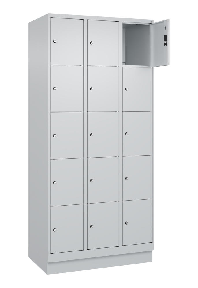 Schließfachschrank CLASSIC PLUS, mit Sockel | Lichtgrau RAL 7035 | mit Sockel | Lichtgrau RAL 7035 | 300 | 3 | 15