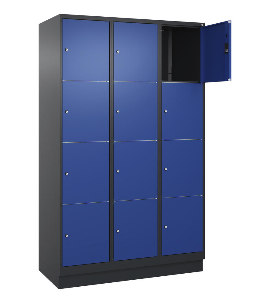 Schließfachschrank CLASSIC PLUS, mit Sockel | Enzianblau RAL 5010 | mit Sockel | Schwarzgrau RAL 7021 | 400 | 3 | 12