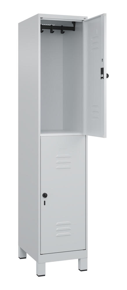 Doppelstöckiger Spind CLASSIC PLUS, mit Füßen | Lichtgrau RAL 7035 | mit Füßen | Lichtgrau RAL 7035 | 400 | 1