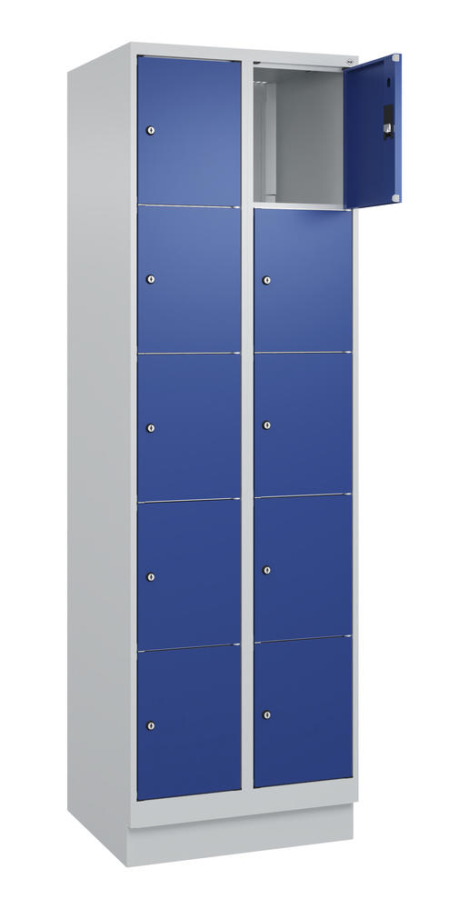 Schließfachschrank CLASSIC PLUS, mit Sockel | Enzianblau RAL 5010 | mit Sockel | Lichtgrau RAL 7035 | 300 | 2 | 10