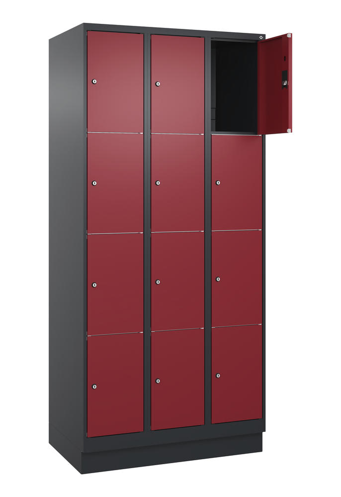 Schließfachschrank CLASSIC PLUS, mit Sockel | Rubinrot RAL 3003 | mit Sockel | Schwarzgrau RAL 7021 | 300 | 3 | 12