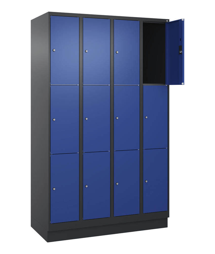 Schließfachschrank CLASSIC PLUS, mit Sockel | Enzianblau RAL 5010 | mit Sockel | Schwarzgrau RAL 7021 | 300 | 4 | 12