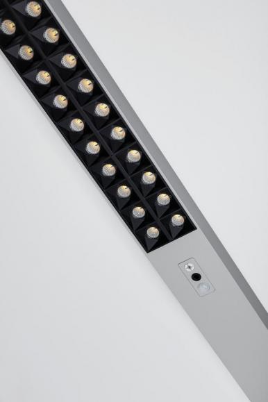 LED Tischaufbauleuchte aus Aluminium, silber 
