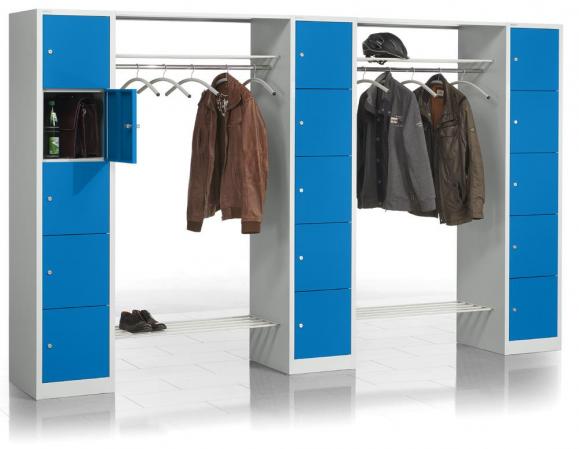 Garderoben-Kombination mit Schließfachsäulen aus Stahl 